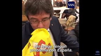 加泰前主席吻西班牙國旗　網路瘋傳