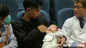 北榮、成大攜手合作替出生才52天的穆小弟成功換肝，寫下台灣首例年紀最小新生兒換肝紀錄。（圖／記者楊晴雯攝）
