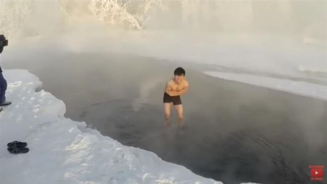 零下60度脫光泡水　日遊客崩潰大叫