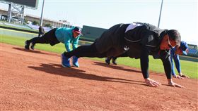 臺中台壽保成棒隊練球。（圖／球團提供）