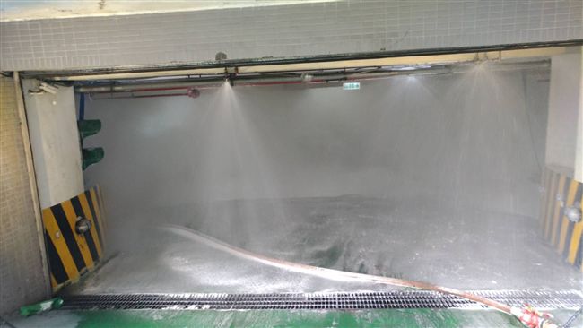 3小屁孩玩火　釀大樓停車場機車燒毀
