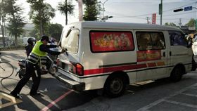 高雄鳳山警分局新甲派出所巡佐陳坤祥。（圖／翻攝畫面）