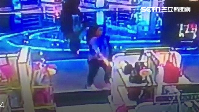 登機前10分鐘行竊　加籍女被逮慘了
