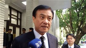 勞基法三讀　蘇嘉全盼勞資雙贏立法院院會10日三讀修正通過勞基法部分條文，立法院長蘇嘉全（前）會後受訪表示，修勞基法目的是要讓勞資雙方雙贏，修法已完成三讀，基於法的基礎，勞資雙方應更密切配合。中央社　107年1月10日