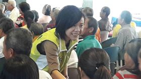 拚台南市長　葉宜津提政見盼吸引退休族爭取代表民主進步黨參選下屆台南市長的立法委員葉宜津（中），22日在東山國小活動中心舉辦參選說明會。她說，東山區有很好的農產品，若能提升大眾運輸便利性，可吸引退休人士居住。（葉宜津服務處提供）中央社記者楊思瑞台南傳真　106年10月22日