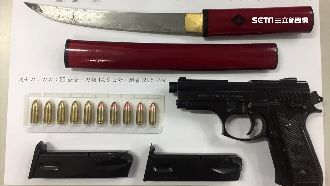 男擁槍推給逝友　警斥：小心陰魂纏身