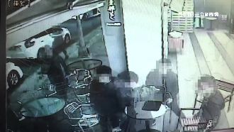 「在地兄弟」揪談判　一呼百應成鬥毆