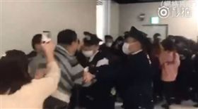 日本,成田機場,滯留,陸客,衝突,國歌,捷星航空（圖／翻攝自微博）