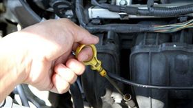 汽車,檢查,機油,變速箱油,煞車油,動力方向機油,水箱水／車訊網