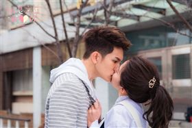 郭書瑤,瑤瑤,以綸/翻攝自稍息立正我愛你粉絲專頁