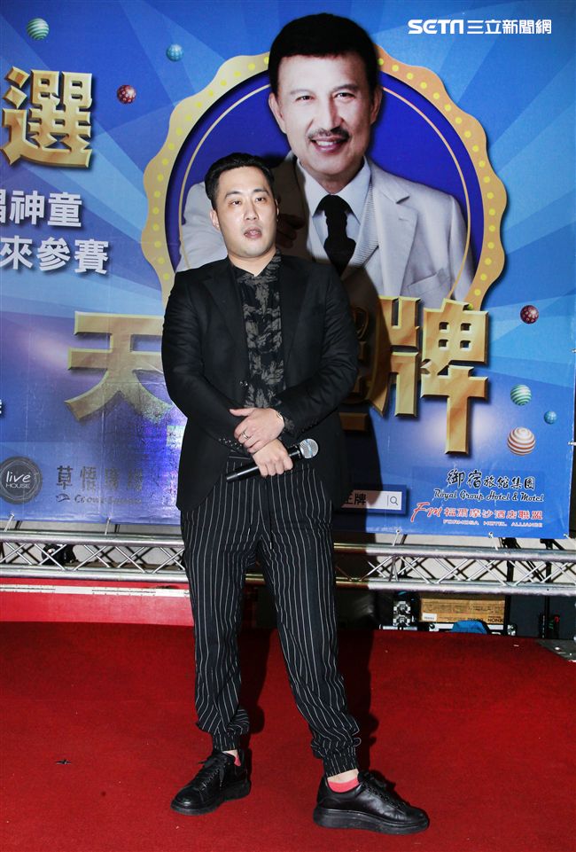 余祥銓主持華視綜藝「天生王牌」歌唱海選活動。（記者邱榮吉/攝影）