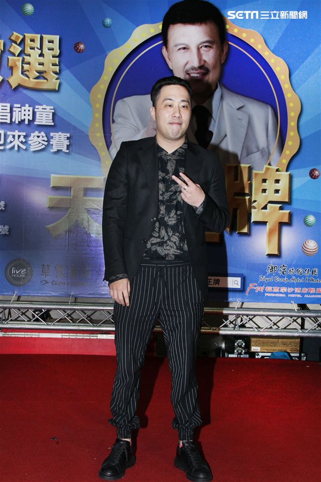 余祥銓主持華視綜藝「天生王牌」歌唱海選活動。（記者邱榮吉/攝影）
