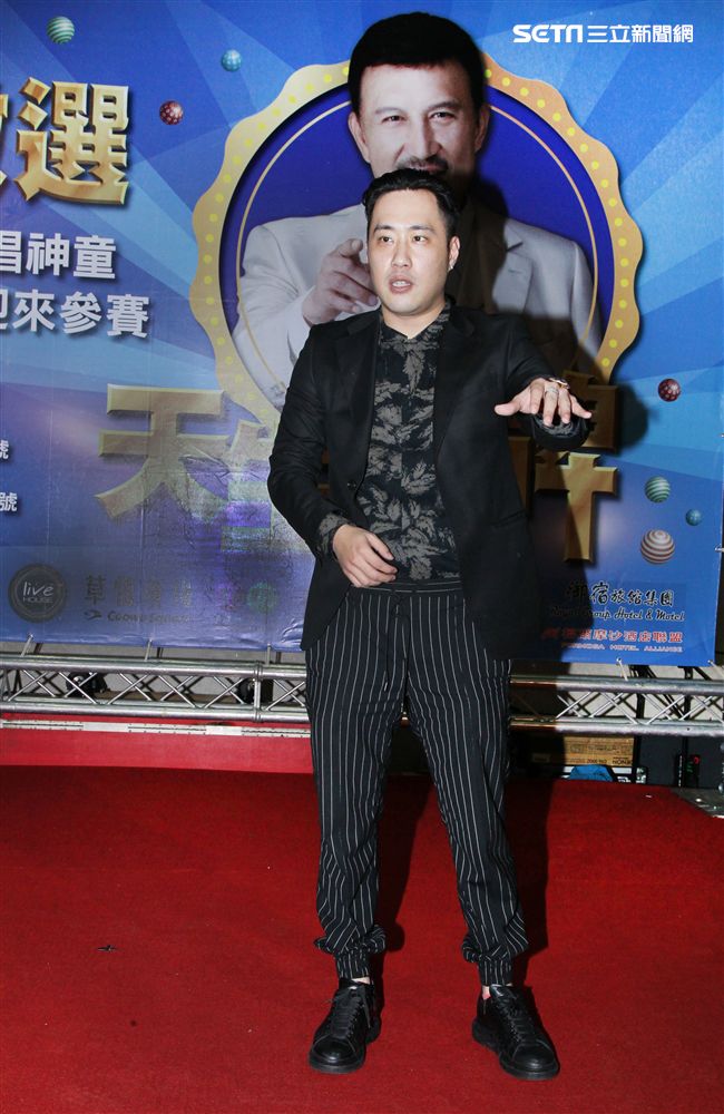 余祥銓主持華視綜藝「天生王牌」歌唱海選活動。（記者邱榮吉/攝影）