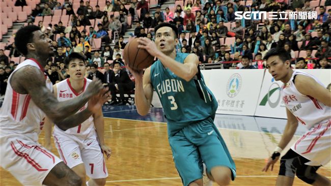 富邦團隊火力大放送　痛宰台銀4連勝