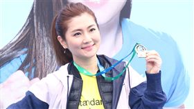 為視障者領路參加路跑初體驗  Selina坦言很緊張[20180128台北訊] 