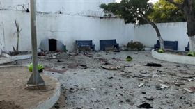 哥倫比亞北部城市巴蘭基亞（Barranquilla）警察局遭炸彈攻擊（圖／翻攝自推特）