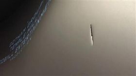 大陸天津電影院的IMAX巨型銀幕遭人割傷
圖／翻攝自微博