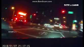 海線最速傳說！客運逆向闖燈被PO網