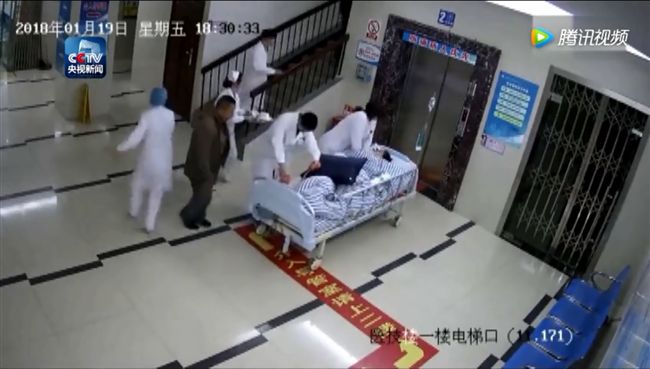 不准死！醫師狂按5百下CPR救病患