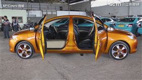 印度尼西亞技工Roni Gunawan，創造了一款兩面正面的汽車