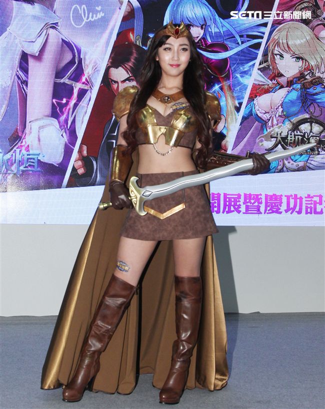 性感cosplay電玩展登場。（記者邱榮吉/攝影）