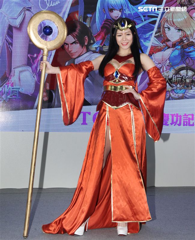 性感cosplay電玩展登場。（記者邱榮吉/攝影）