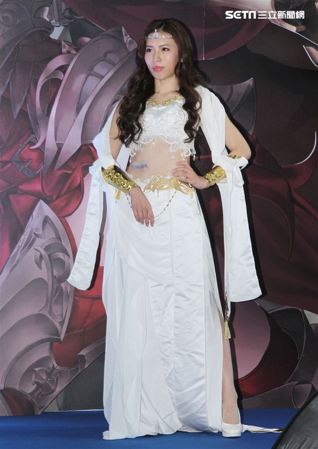 性感cosplay電玩展登場。（記者邱榮吉/攝影）