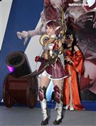 性感cosplay電玩展登場。（記者邱榮吉/攝影）