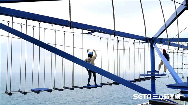 郵輪獨創海上VR！高空滑索飛躍大海