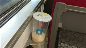 珍奶,火車,高鐵(圖/dcard)