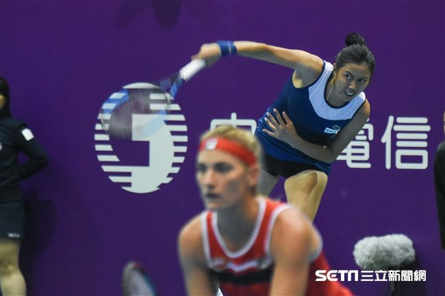WTA台灣公開賽女子雙打詹皓晴、芭波絲 Timea Babos。（圖／記者林敬旻攝）