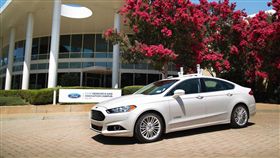 Ford自動駕駛車頂安裝光學雷達。（圖／翻攝Ford網站）