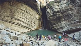 台南南化大地谷。（圖／攝影者汪大雄, Flickr CC License）
www.flickr.com/photos/57435451@N06/12796397254/in/photolist-kLomVH-kuLT5S-kuKdZz-kLp9De-kuKgeV-kuKkUM-kLqx9d-kuLVYY-kuLV53-kuM29N-kuLWZL-kuM11f-kuM2Qh-kuLXNj