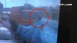 遭無照司機撞彈亡　撞擊瞬間畫面曝光