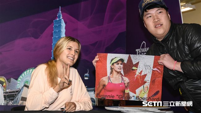 只為一睹球員靚顏　上百人出席簽名會