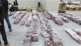 新北市衛生局現場發現該公司疑似將來源不明之香菇標示產地為「韓國」出貨（圖／新北市衛生局提供）