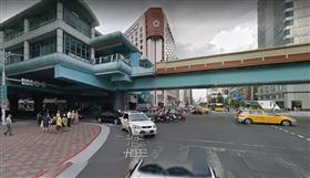 快訊／婦人從捷運南京復興站內墜落站外馬路　右腳骨折送醫
捷運南京復興站，圖／翻攝自Google Map