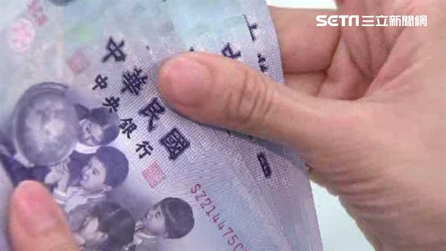 男友討萬元皮衣禮物　女嘆月薪才3萬
