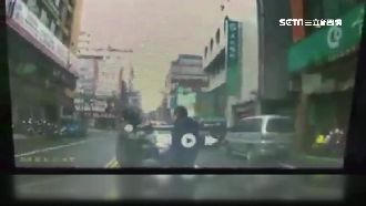 「碰瓷黨」出沒？騎士突左切故意挨撞