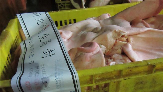 用毒瀝青拔豬毛　黑心肉品流入市面