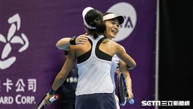 WTA台灣公開賽女雙張凱貞、莊佳容。 圖／記者蔡宜瑾攝
