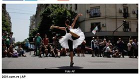 阿根廷,芭蕾舞,抗議,裁員 ▲圖／翻攝自2001.com.ve