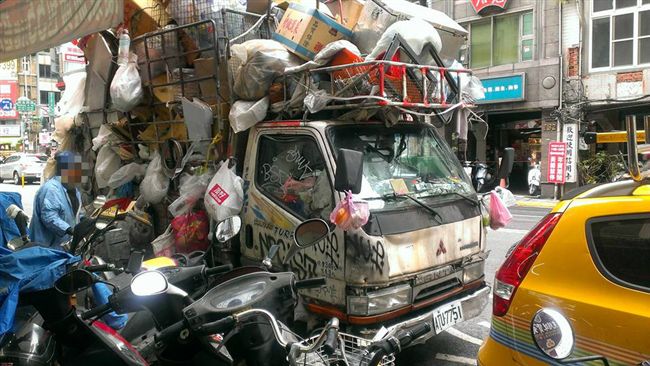 「史上最強回收車」　網嘆：底層悲歌