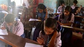 印度學校,印度學生（圖／翻攝自推特）