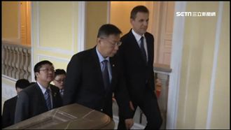 柯P考察千字文　議員只寫「妖受讚」