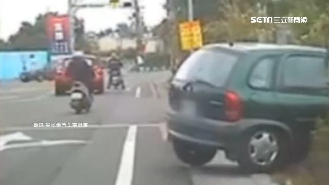 空地練車失控撞鐵網　暴衝瞬間超驚險