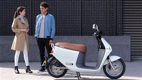 超過百台的Gogoro 2系列於今年夏天在西班牙馬德里奔馳。（圖／Gogoro提供）