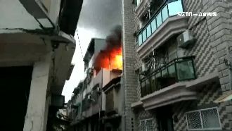 民宅神明廳遭祝融　男失業喝酒燒房間