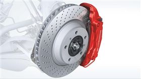 卡鉗夾住碟盤就會出現正常的摩擦聲響。（圖／翻攝Porsche網站）