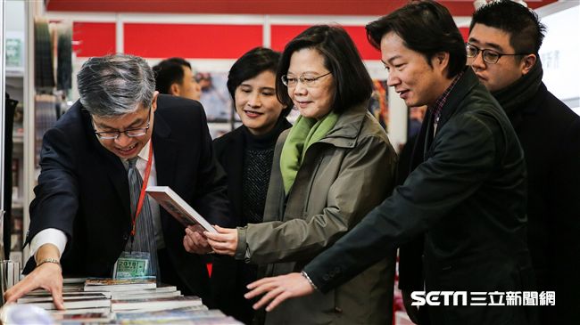 狂買18本書！蔡英文最愛的網紅是他